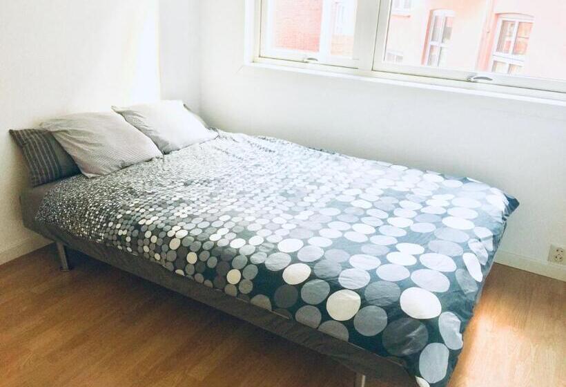 پانسیون Upscalecity Center