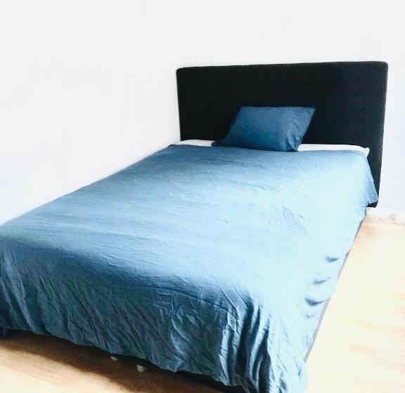 پانسیون Upscalecity Center