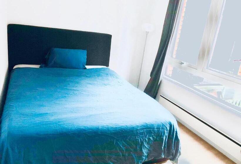 پانسیون Upscalecity Center