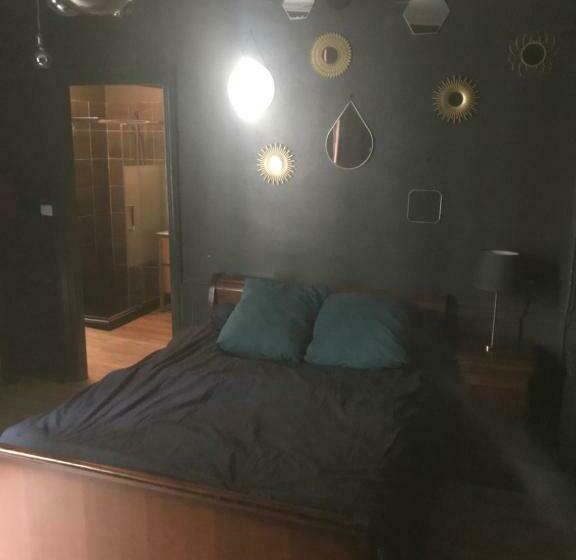 Bed and Breakfast Chambre Privée Totalement Indépendante Au Cœur De La Ville