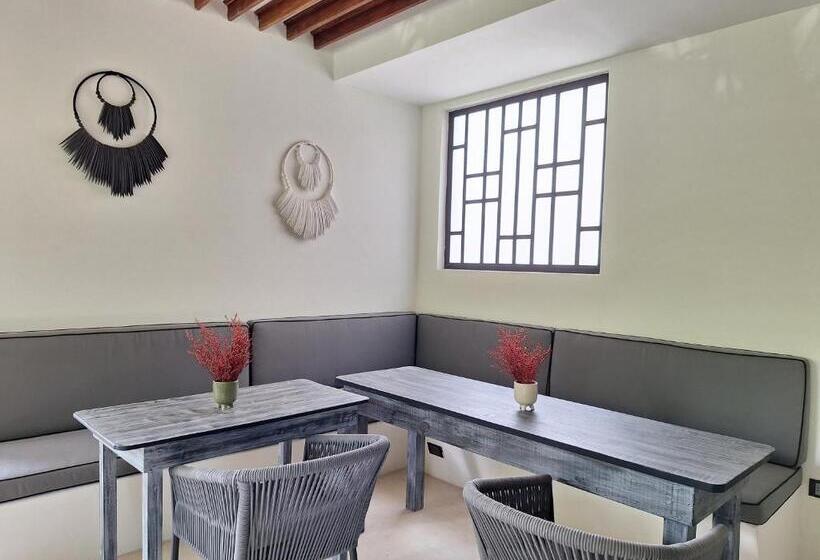 مبيت وإفطار El Brujo