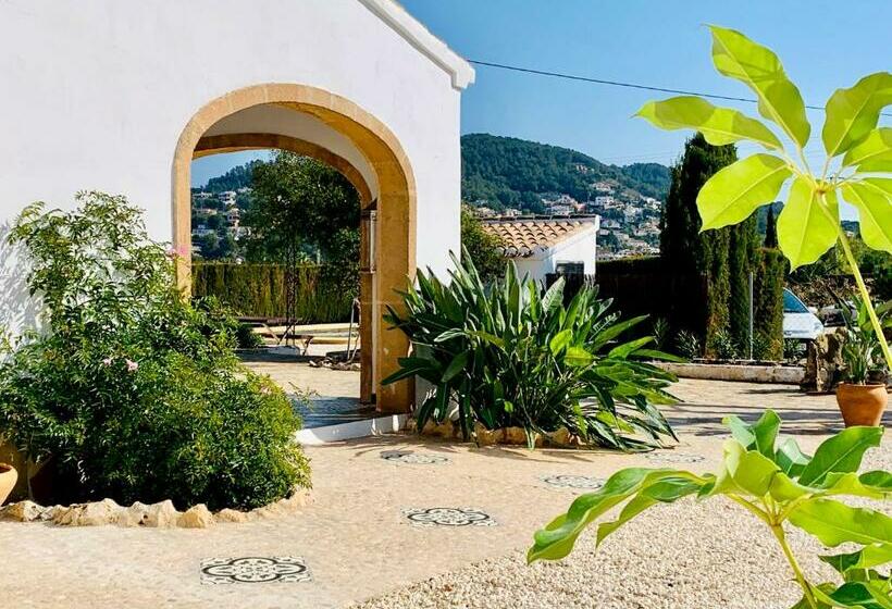 تختخواب و صبحانه Finca Bona Nit