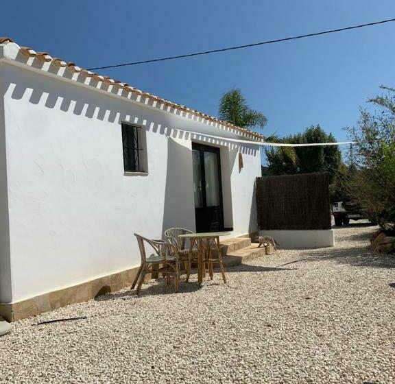 تختخواب و صبحانه Finca Bona Nit