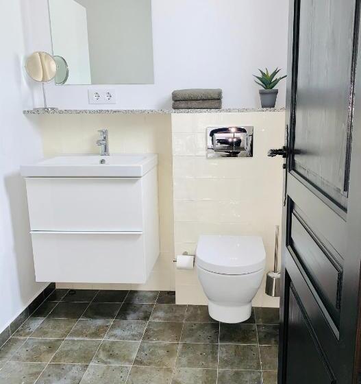 تختخواب و صبحانه Finca Bona Nit