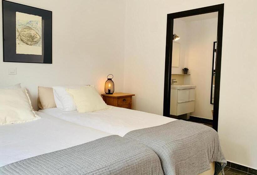 تختخواب و صبحانه Finca Bona Nit