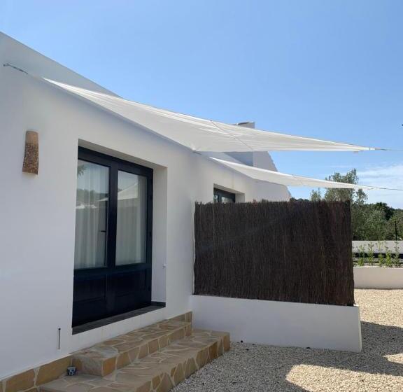 تختخواب و صبحانه Finca Bona Nit