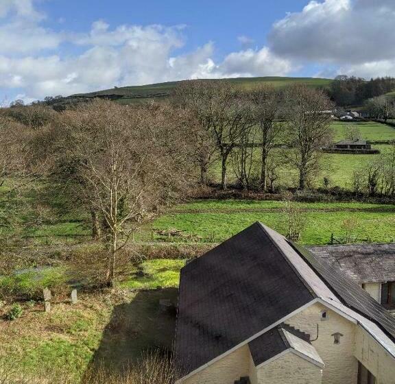 مبيت وإفطار Glan Brennig