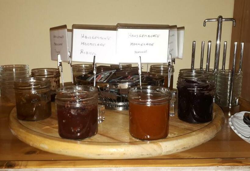 Bed and Breakfast Gästehaus Strini