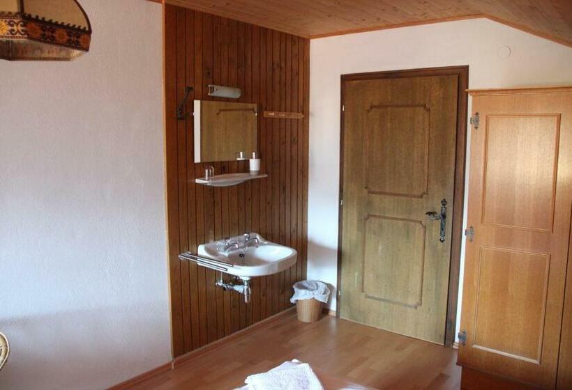 مبيت وإفطار Köstlhof, Familie Hassler