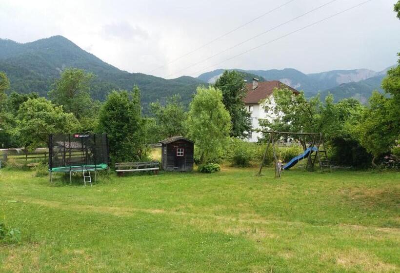 مبيت وإفطار Köstlhof, Familie Hassler