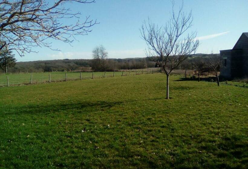 ベッドアンドブレックファースト L Escapade Lochoise