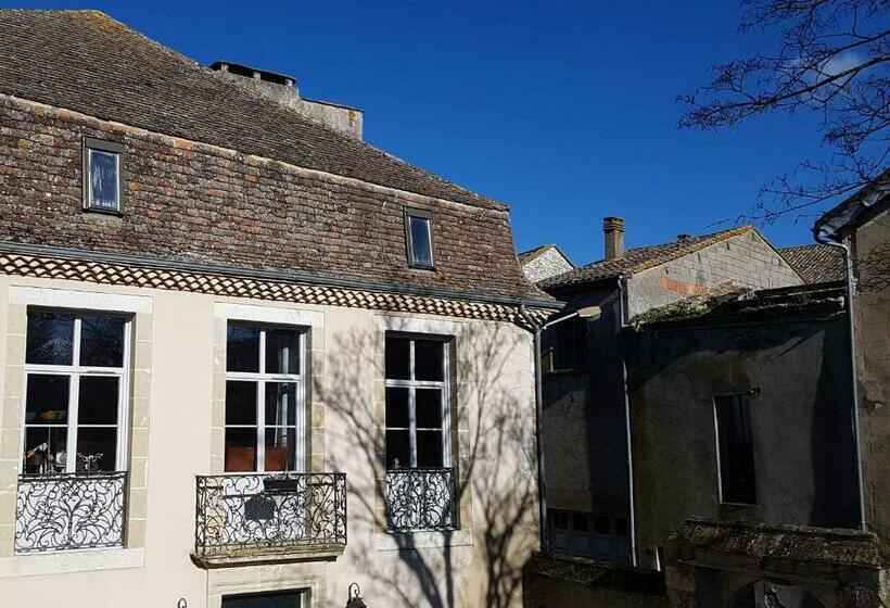 مبيت وإفطار Les Remparts De La Bastide