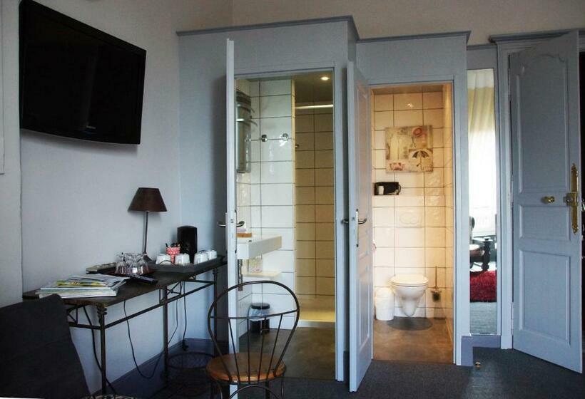 مبيت وإفطار Les Remparts De La Bastide