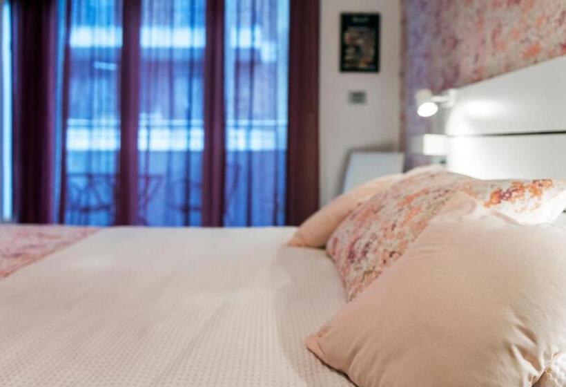 تختخواب و صبحانه Murat Otto