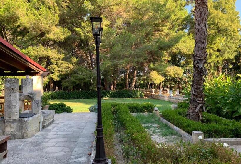 Nocleg ze śniadaniem Palazzo De Carlo E Il Parco Dei 7 Pozzi