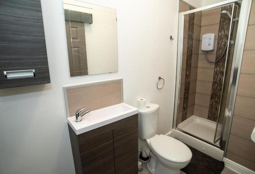 Bentley House With En Suites