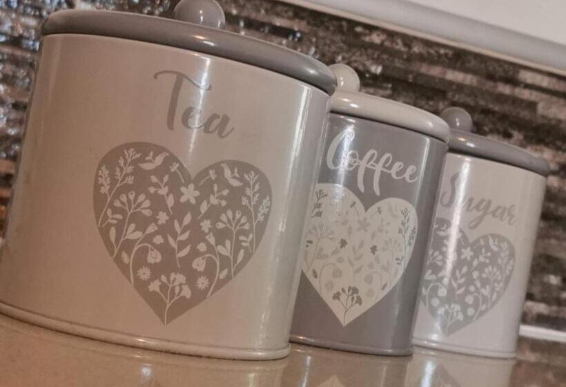 Bentley House With En Suites