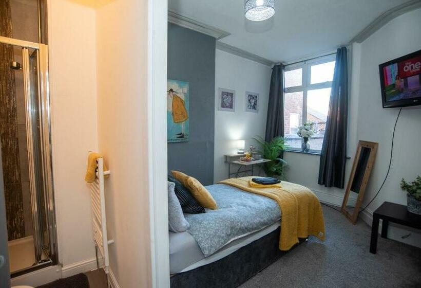 Bentley House With En Suites