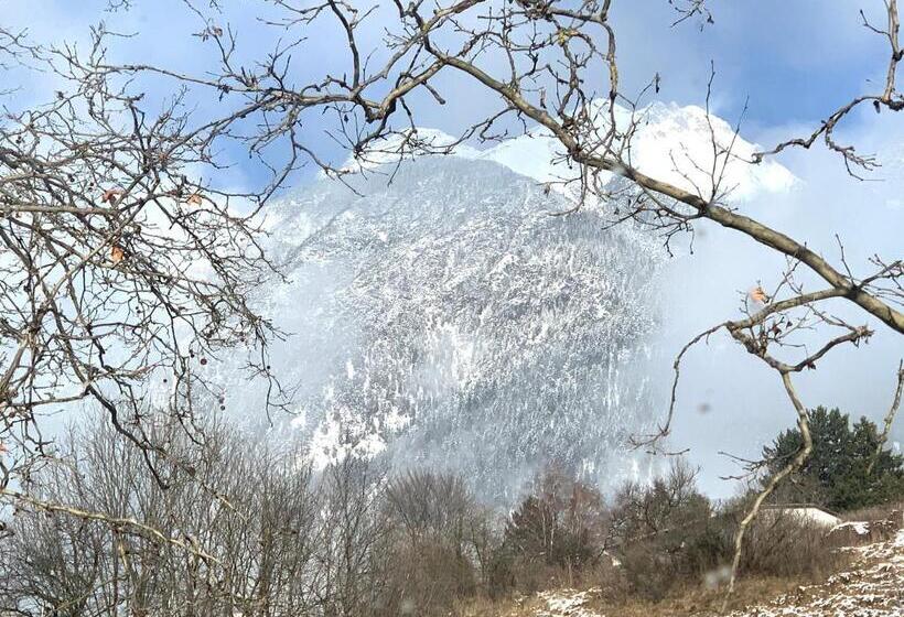 Blue Mountain Hostel