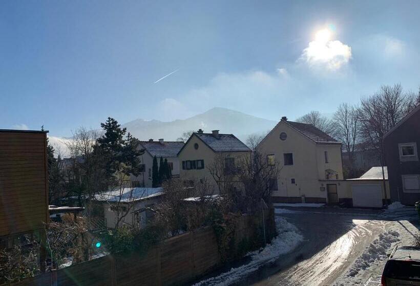 Blue Mountain Hostel