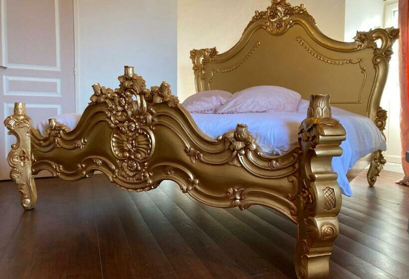 Château De La Preuille Bed & Breakfast