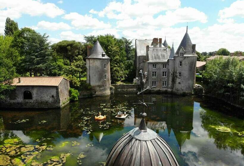Château De La Preuille Bed & Breakfast