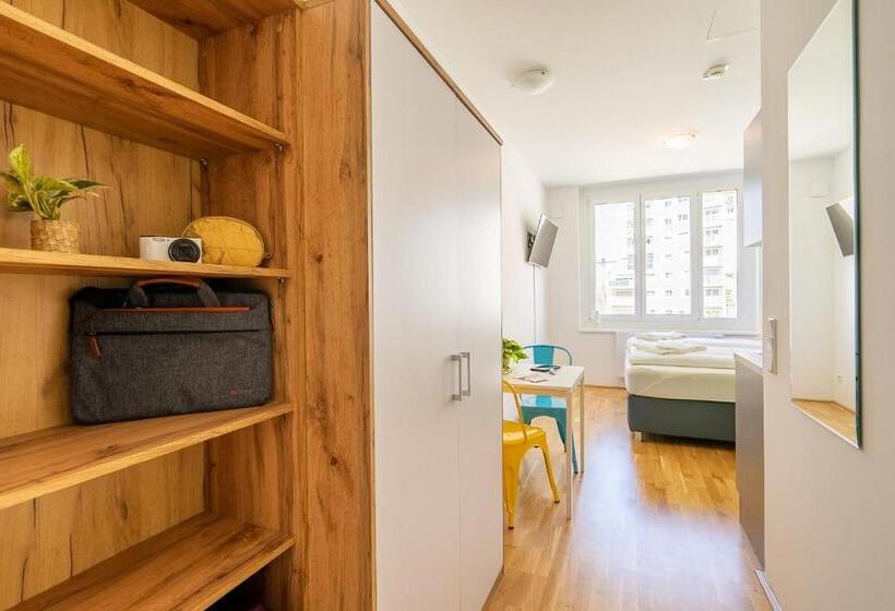 Feelgood Apartments Smartliving | Contactless Check In