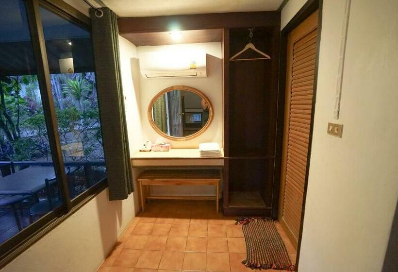 בית מלון כפרי Baan Chai Dan