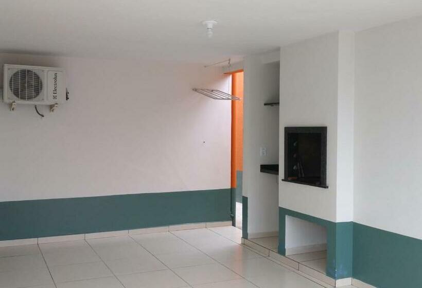 ホテル Colônia De Férias De Guaratuba