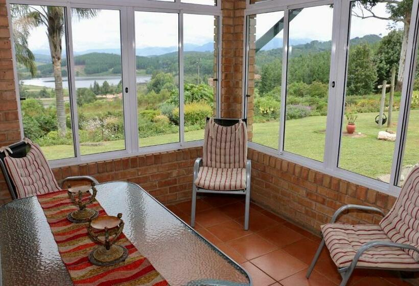 ホテル Lakeview Cottages