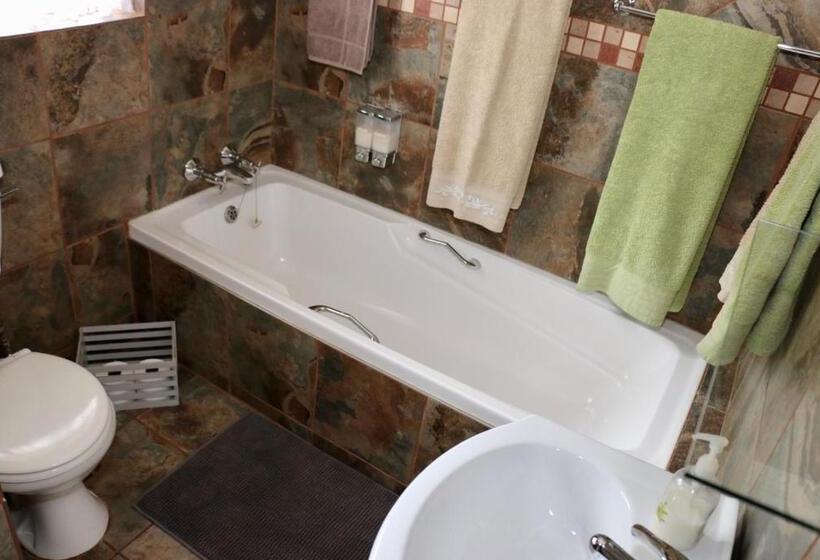 בית מלון כפרי Lakeview Cottages