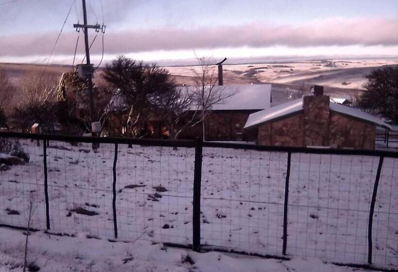 בית מלון כפרי Moonlight Meadows Just Outside Dullstoom