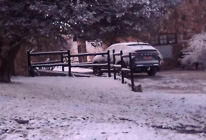 בית מלון כפרי Moonlight Meadows Just Outside Dullstoom