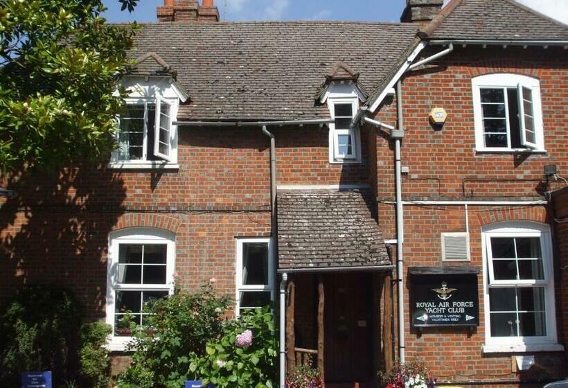 酒店 Riverside House