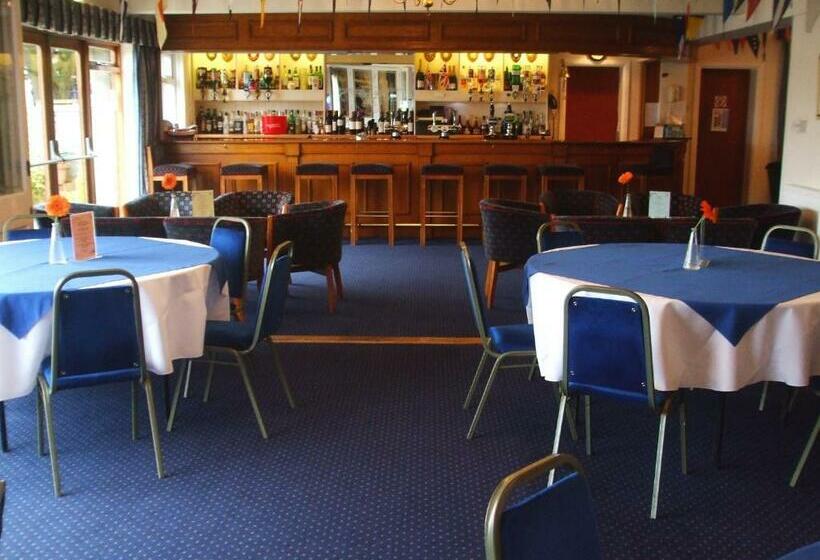 酒店 Riverside House