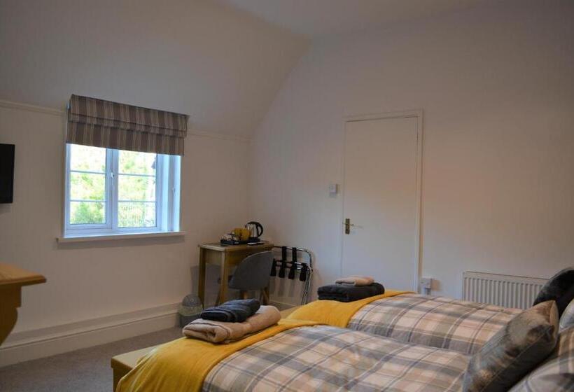 酒店 Riverside House