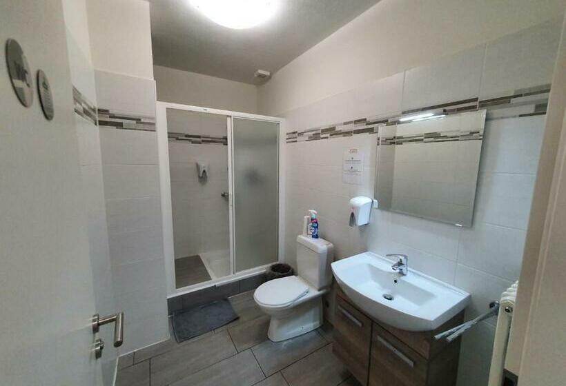 פנסיון 7rooms Grancia