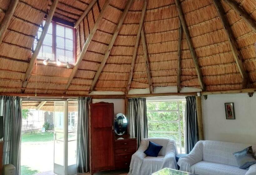 膳宿费 Clarens Socialites, Thatch Cottage #1