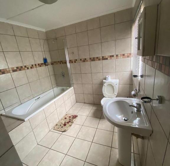 پانسیون Conti Inn Guesthouse