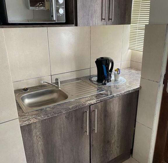 پانسیون Conti Inn Guesthouse