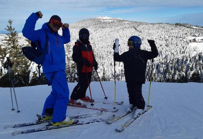 ペンション Hajnal Vendégház