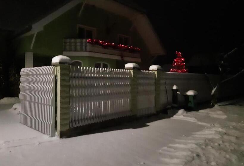 ペンション Hajnal Vendégház