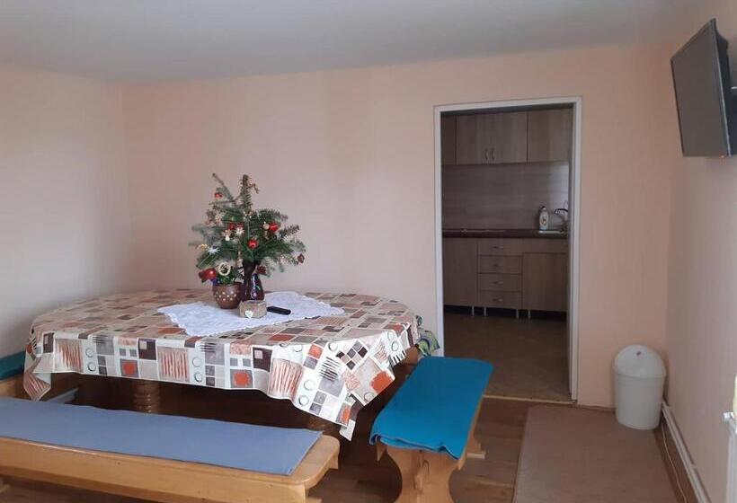 ペンション Hajnal Vendégház