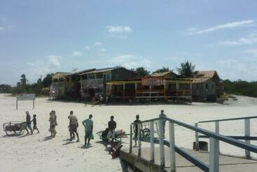 پانسیون Hostel Maiandeua