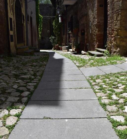 بنسيون Il Cortile Del Castello