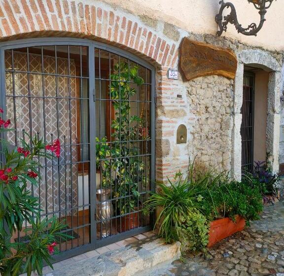 بنسيون Il Cortile Del Castello