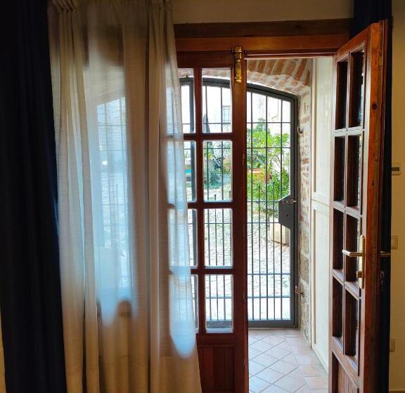 بنسيون Il Cortile Del Castello