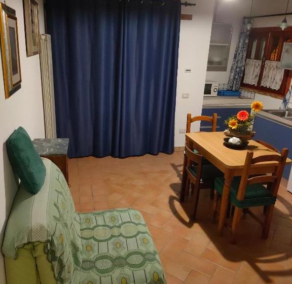 بنسيون Il Cortile Del Castello