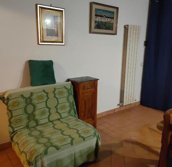 بنسيون Il Cortile Del Castello