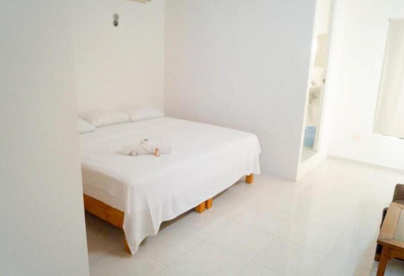 פנסיון Monserrat